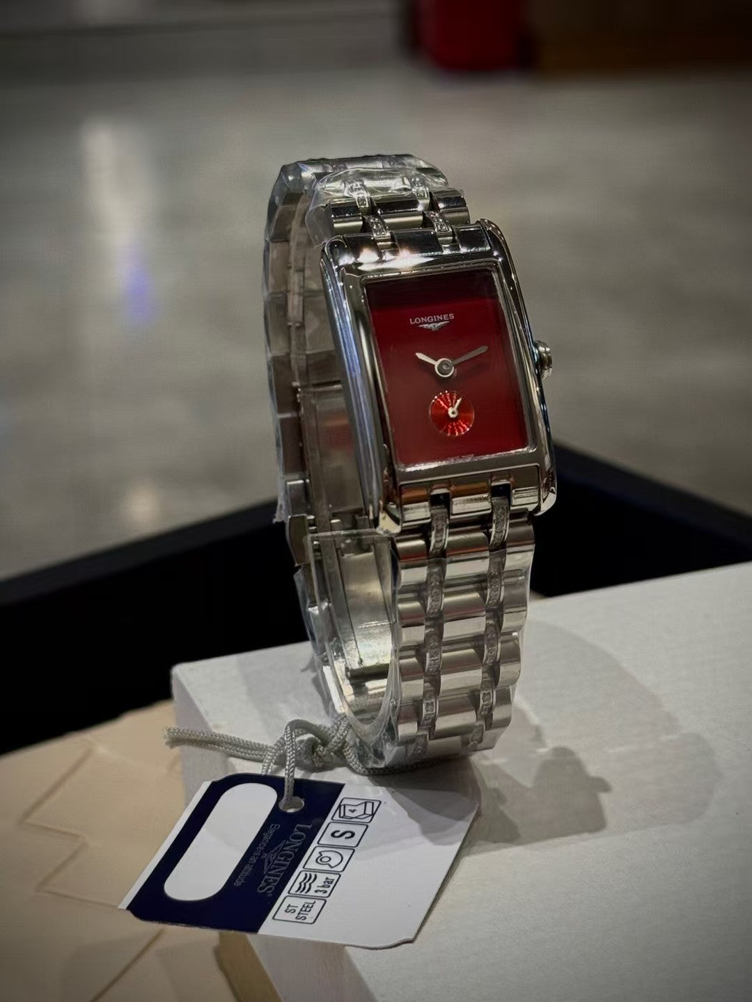 Montre Rectangulaire Élégante