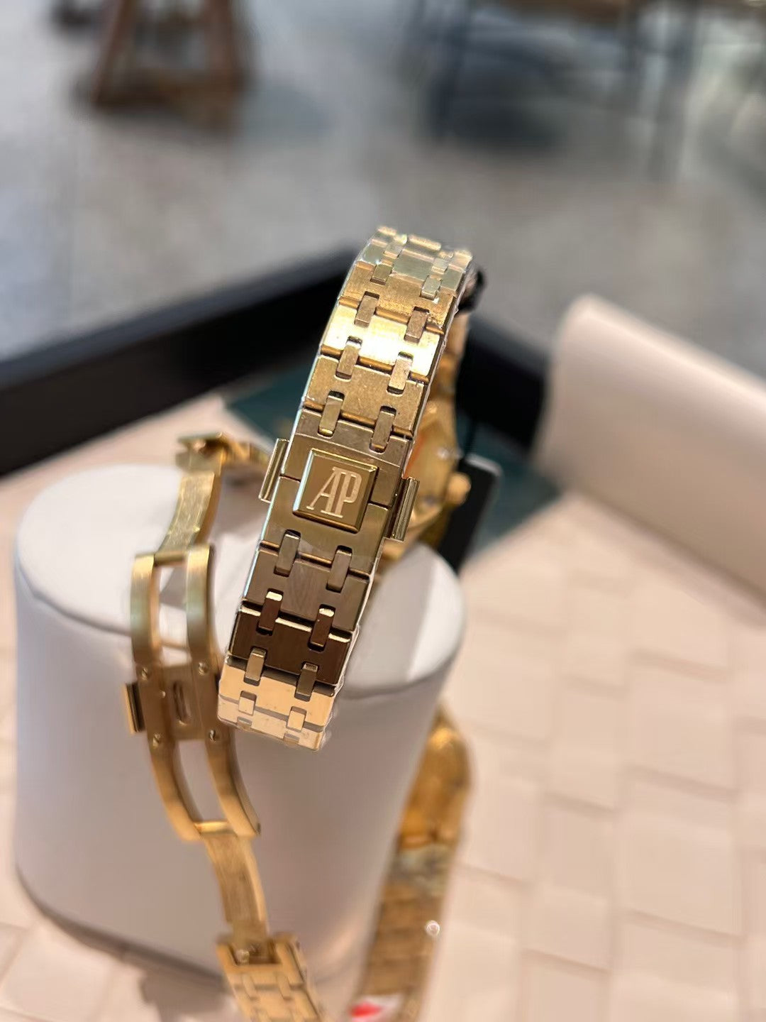 Audemars Piguet — Royal Oak Lady