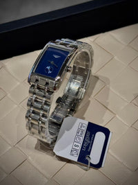 Montre Rectangulaire Élégante